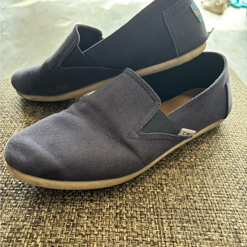 TOMS navy blue shoes